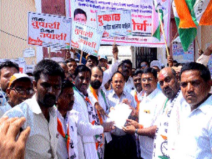 Announce the drought in Jalna district | जालना जिल्ह्यात दुष्काळ जाहीर करा Announce the drought in Jalna district | जालना जिल्ह्यात दुष्काळ जाहीर करा