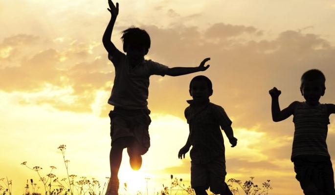 Child rights day special; games by govt.In the name of child rights | बालहक्क दिन विशेष; बाल हक्क संरक्षणाच्या नावावर सरकारचा पोरखेळ