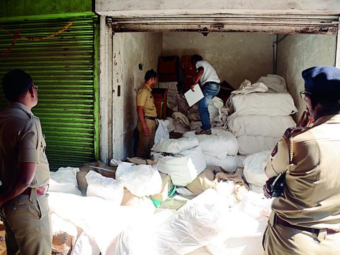 Gurkha seized of 11 lakh 20 thousand in Amravati | अमरावतीत ११ लाख २० हजारांचा गुटखा जप्त Gurkha seized of 11 lakh 20 thousand in Amravati | अमरावतीत ११ लाख २० हजारांचा गुटखा जप्त