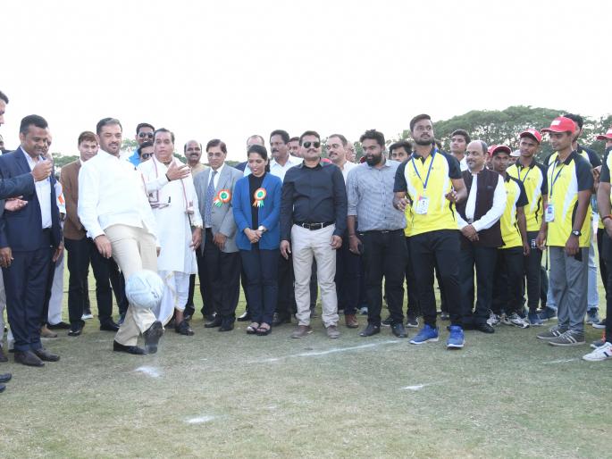 Youth should avoid social media excesses: Sports Minister Sunil Kedar | युवांनी सोशल मीडियाचा अतिरेक टाळावा : क्रीडामंत्री सुनील केदार