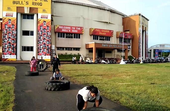 Players suffocated at Manakpur Sports Complex in Nagpur | उपराजधानीतील माणकापूर क्रीडा संकुलात खेळाडूंचा गुदमरतोय श्वास Players suffocated at Manakpur Sports Complex in Nagpur | उपराजधानीतील माणकापूर क्रीडा संकुलात खेळाडूंचा गुदमरतोय श्वास