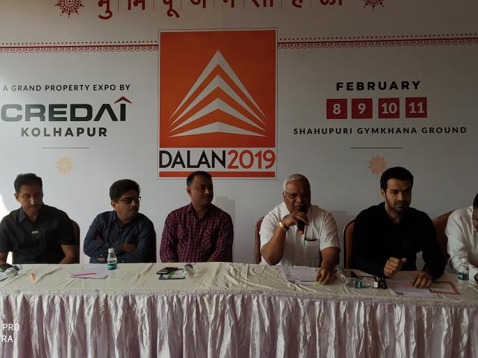 Redemix concrete vehicles are allowed to enter the city for a day's time | शहरात दिवसा प्रवेशासाठी ‘रेडिमिक्स काँक्रिट’च्या वाहनांना सवलत द्यावी Redemix concrete vehicles are allowed to enter the city for a day's time | शहरात दिवसा प्रवेशासाठी ‘रेडिमिक्स काँक्रिट’च्या वाहनांना सवलत द्यावी