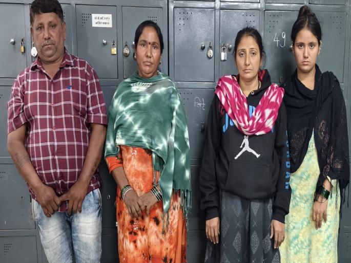Locals attacked a team of State Excise Department who went to take action on village brewery in Kolhapur | Kolhapur: दारूभट्टीवर कारवाईसाठी गेलेल्या एक्साइजच्या पथकावर हल्ला, उपनिरीक्षकासह जवान जखमी Locals attacked a team of State Excise Department who went to take action on village brewery in Kolhapur | Kolhapur: दारूभट्टीवर कारवाईसाठी गेलेल्या एक्साइजच्या पथकावर हल्ला, उपनिरीक्षकासह जवान जखमी
