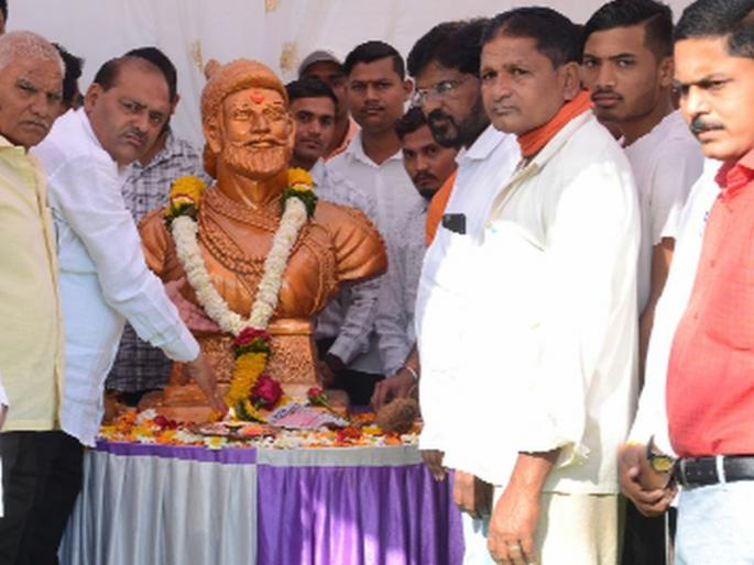 Shiv Jayanti celebrated with enthusiasm at Ner | नेर येथे शिवजयंती उत्साहात साजरी Shiv Jayanti celebrated with enthusiasm at Ner | नेर येथे शिवजयंती उत्साहात साजरी