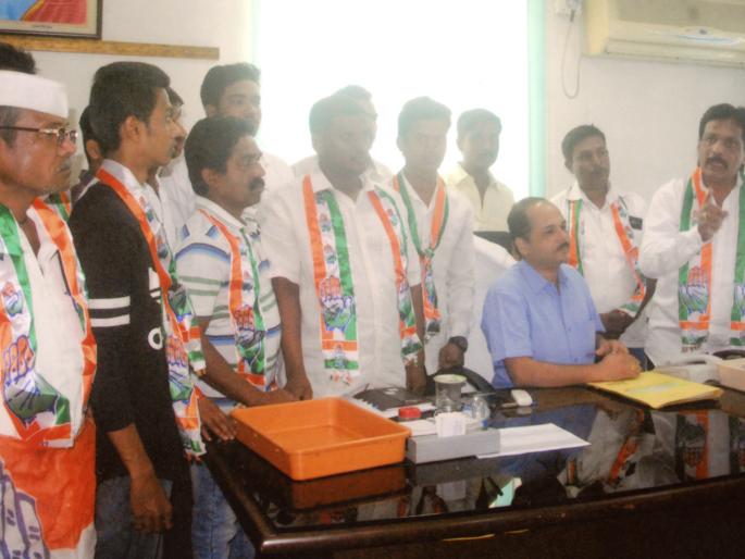 Kolhapur: If the electricity bill is not repaired, without repairs, Mahavement will be deferred, the Congress's warning: the settlement of agricultural pumps | कोल्हापूर : वीज बिल दुरूस्त न करता वसुली केल्यास ‘महावितरण’ला टाळे, काँग्रेसचा इशारा Kolhapur: If the electricity bill is not repaired, without repairs, Mahavement will be deferred, the Congress's warning: the settlement of agricultural pumps | कोल्हापूर : वीज बिल दुरूस्त न करता वसुली केल्यास ‘महावितरण’ला टाळे, काँग्रेसचा इशारा