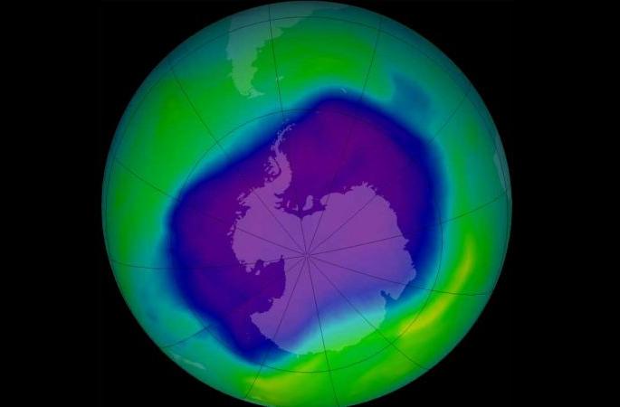 Ozone layer will reach 1980 level in 2060; But the flames have not been averted | २०६० मध्ये ओझाेन थर गाठणार १९८० ची पातळी; पण धाेका टळलेला नाही Ozone layer will reach 1980 level in 2060; But the flames have not been averted | २०६० मध्ये ओझाेन थर गाठणार १९८० ची पातळी; पण धाेका टळलेला नाही