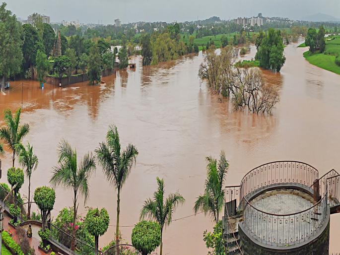 1,200 cusecs discharge from Radhanagari dam, Panchganga river in Kolhapur towards warning level | कोल्हापुरातील पंचगंगा नदी इशारा पातळीकडे, राधानगरी धरणातून १,२०० क्युसेक विसर्ग 1,200 cusecs discharge from Radhanagari dam, Panchganga river in Kolhapur towards warning level | कोल्हापुरातील पंचगंगा नदी इशारा पातळीकडे, राधानगरी धरणातून १,२०० क्युसेक विसर्ग