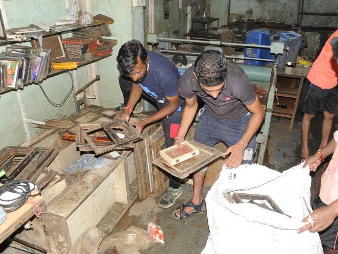 The survey was reversed for three months, but did not receive the insurance amount | सर्व्हे होऊन तीन महिने उलटले, तरी विम्याची रक्कम मिळेना The survey was reversed for three months, but did not receive the insurance amount | सर्व्हे होऊन तीन महिने उलटले, तरी विम्याची रक्कम मिळेना
