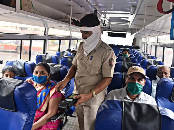 corona virus: red fairy motion; Railways, however, are on the tracks | corona virus : लाल परीला गती; रेल्वे मात्र रुळांवरच corona virus: red fairy motion; Railways, however, are on the tracks | corona virus : लाल परीला गती; रेल्वे मात्र रुळांवरच