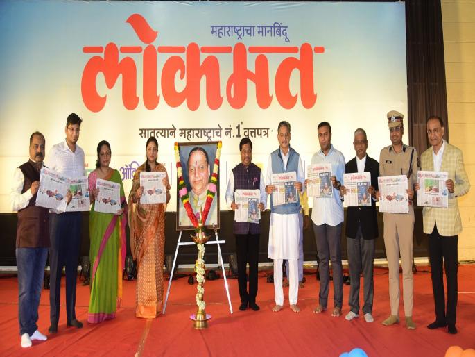 On the 21st anniversary of Kolhapur Lokmat readers advertisers well wishers and citizens from all walks of life showered their best wishes | कोल्हापूर ‘लोकमत’च्या वर्धापनदिनी शुभेच्छांच्या बरसल्या सरी, मान्यवरांसह वाचकांची गर्दी On the 21st anniversary of Kolhapur Lokmat readers advertisers well wishers and citizens from all walks of life showered their best wishes | कोल्हापूर ‘लोकमत’च्या वर्धापनदिनी शुभेच्छांच्या बरसल्या सरी, मान्यवरांसह वाचकांची गर्दी
