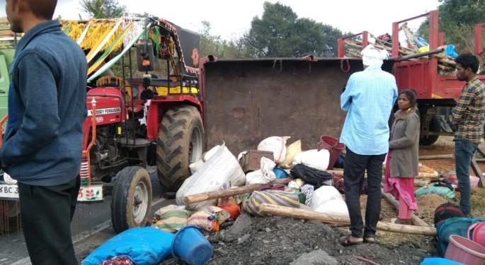 Tractor trolley overturns in Nagpur district; 14 sugarcane workers injured | नागपूर जिल्ह्यात ट्रॅक्टरची ट्रॉली उलटली; १४ ऊस ताेडणी कामगार जखमी