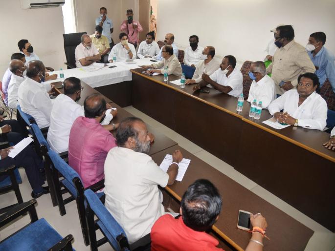 Make a firm decision, until the electricity bill in the lockdown is paid | ठोस निर्णय घ्या, तोपर्यंत लॉकडाऊनमधील वीज बिल भरणार नाही