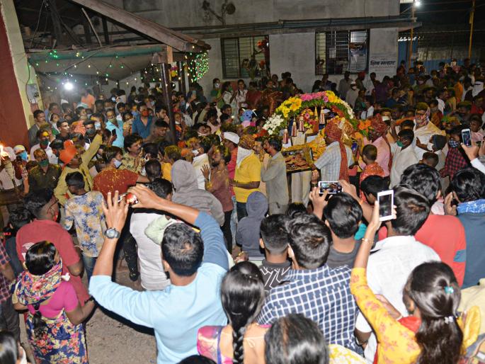 Yalkot Yalkot Jai Malhar! Khol Khandoba's Palkhi in excitement | यळकोट यळकोट जय मल्हार !खोल खंडोबाची पालखी उत्साहात Yalkot Yalkot Jai Malhar! Khol Khandoba's Palkhi in excitement | यळकोट यळकोट जय मल्हार !खोल खंडोबाची पालखी उत्साहात