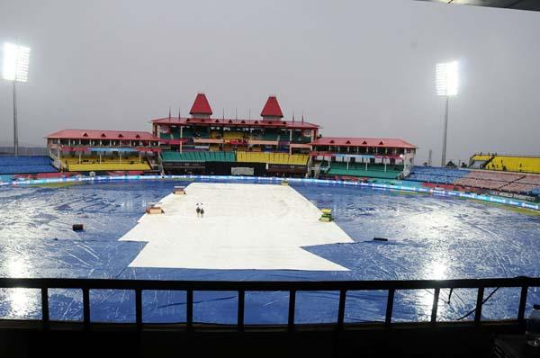 India vs South Africa: Rains possibility on first T-20 match | India vs South Africa : पहिल्या सामन्यावर पावसाचे सावट