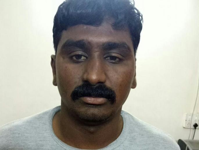 Police get rid of accused! | पोलीस कोठडीचे गज वाकवून आरोपीचे पलायन ! Police get rid of accused! | पोलीस कोठडीचे गज वाकवून आरोपीचे पलायन !