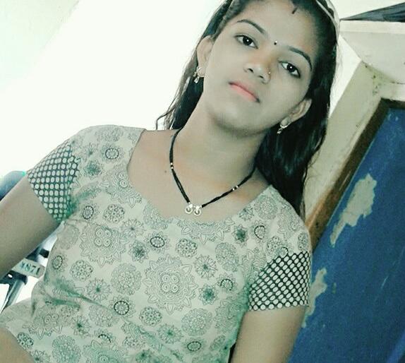 In the case of Kirti Jadhav's death, lodging a complaint against the rickshaw driver | किर्ती जाधवच्या मृत्यू प्रकरणी रहाट पाळणा चालकांवर गुन्हा दाखल In the case of Kirti Jadhav's death, lodging a complaint against the rickshaw driver | किर्ती जाधवच्या मृत्यू प्रकरणी रहाट पाळणा चालकांवर गुन्हा दाखल