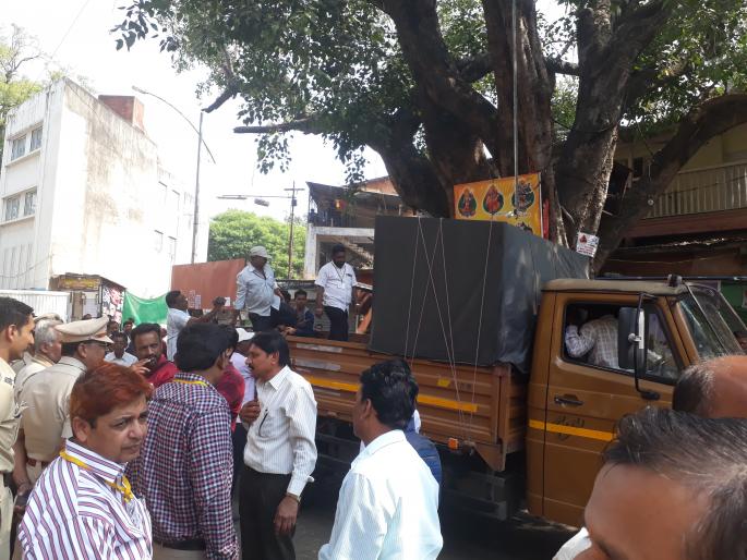 The campaign to destroy the religious places in Nashik continues on the third day | नाशकात धामिर्क स्थळे हटविण्याची मोहीम तिसऱ्या दिवशीही सुरूच