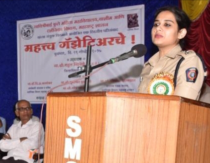 Book reading inspires struggle in life - Mokshada Patil | पुस्तक वाचनाने जीवनात संघर्षाची प्रेरणा मिळते - मोक्षदा पाटील Book reading inspires struggle in life - Mokshada Patil | पुस्तक वाचनाने जीवनात संघर्षाची प्रेरणा मिळते - मोक्षदा पाटील