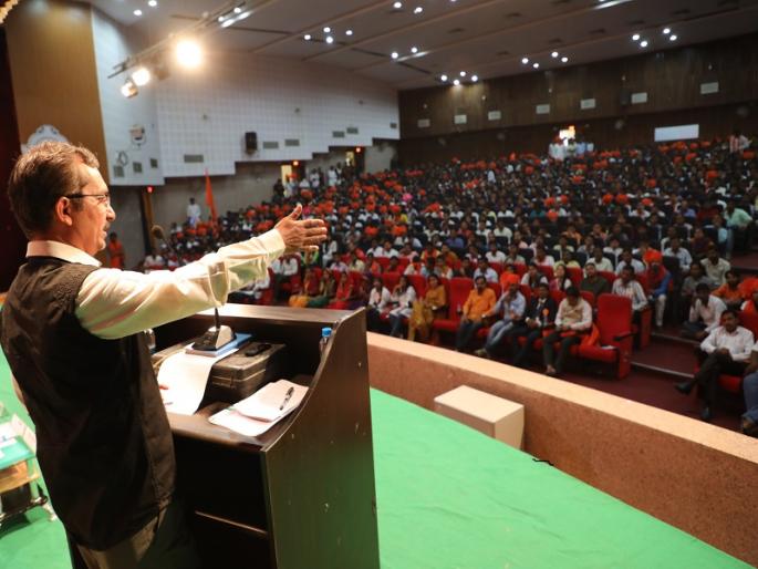 The role of secularism is in the rule of Chhatrapati shivaji; Vijay Chormare's rendition in Aurangabad | धर्मनिरपेक्षतेची पाळमुळ छत्रपतींच्या राज्यकारभारात; विजय चोरमारे यांचे औरंगाबादमध्ये प्रतिपादन The role of secularism is in the rule of Chhatrapati shivaji; Vijay Chormare's rendition in Aurangabad | धर्मनिरपेक्षतेची पाळमुळ छत्रपतींच्या राज्यकारभारात; विजय चोरमारे यांचे औरंगाबादमध्ये प्रतिपादन