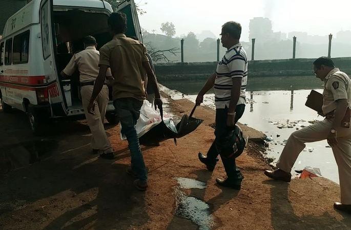 Two bodies found in Bhiwandi's Hanumla lake, dance teacher's suicide | भिवंडीतील व-हाळा तलावात आढळले दोन मृतदेह, नृत्य शिक्षकाची आत्महत्या