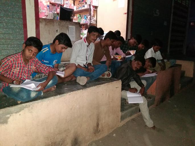 K'arti Vidyalanamachi school 'full'! | के-हाळ्यात विठ्ठलनामाची ‘शाळा’ भरली! K'arti Vidyalanamachi school 'full'! | के-हाळ्यात विठ्ठलनामाची ‘शाळा’ भरली!