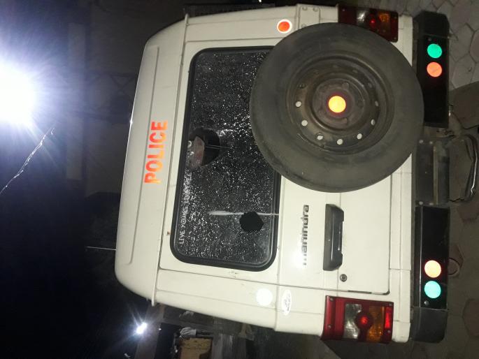 Action in two groups in Ajanta | अजिंठ्यामध्ये दोन गटांत हाणामारी Action in two groups in Ajanta | अजिंठ्यामध्ये दोन गटांत हाणामारी