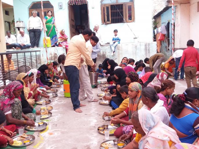 JK Ranjale Ganjale, that is what Apulle said | जे का रंजले गांजले, त्यासी म्हणे जो आपुले JK Ranjale Ganjale, that is what Apulle said | जे का रंजले गांजले, त्यासी म्हणे जो आपुले