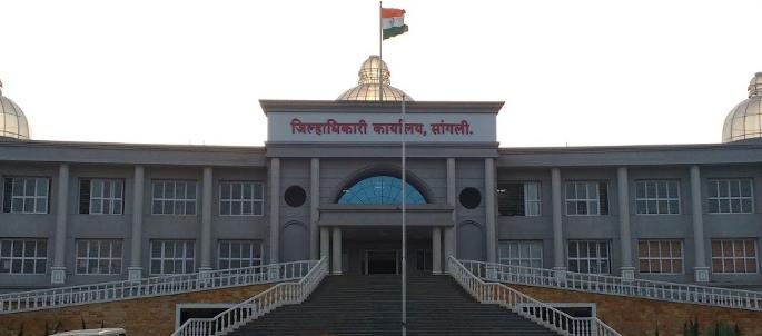 Corona infiltrates Sangli Collector's Office | सांगली जिल्हाधिकारी कार्यालयात कोरोनाचा शिरकाव Corona infiltrates Sangli Collector's Office | सांगली जिल्हाधिकारी कार्यालयात कोरोनाचा शिरकाव