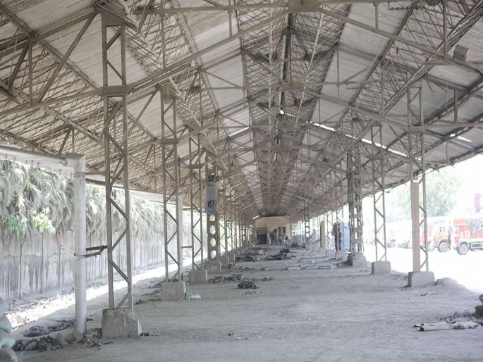 Development works in Turbhe railway yard slow | तुर्भे रेल्वे यार्डमधील विकासकामे धिम्या गतीने Development works in Turbhe railway yard slow | तुर्भे रेल्वे यार्डमधील विकासकामे धिम्या गतीने