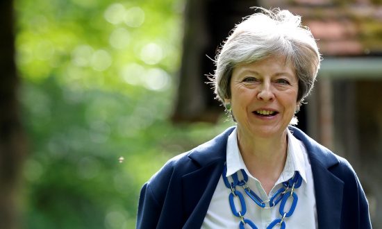 In Theresa May finally resign; The rest of the stay | थेरेसा मे यांचा अखेर राजीनामा; ब्रेक्झिटचा तिढा कायमच In Theresa May finally resign; The rest of the stay | थेरेसा मे यांचा अखेर राजीनामा; ब्रेक्झिटचा तिढा कायमच
