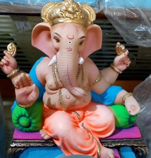 This year in Solapur, there are more than ten thousand idols of Shadu Antami | सोलापुरात यंदा दहा हजारांपेक्षाही जास्त शाडू अन् मातीच्या मूर्ती This year in Solapur, there are more than ten thousand idols of Shadu Antami | सोलापुरात यंदा दहा हजारांपेक्षाही जास्त शाडू अन् मातीच्या मूर्ती
