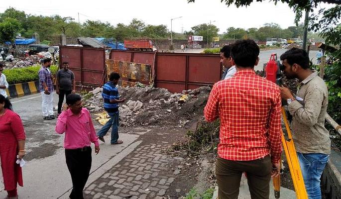 Various issues of backwardness will soon come up | मागाठाणेचे विविध प्रश्न लवकर मार्गी लागणार Various issues of backwardness will soon come up | मागाठाणेचे विविध प्रश्न लवकर मार्गी लागणार