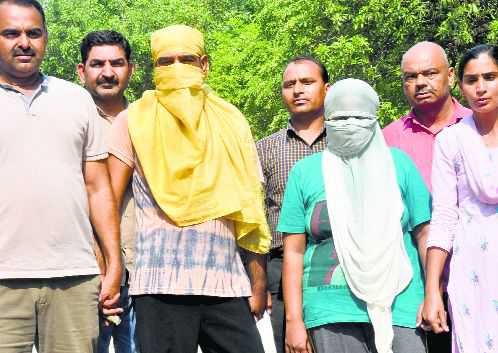 condom's serial number will became biggest proof in delhi's triple murder case | तिहेरी हत्याकांड प्रकरणी कंडोमचा सिरियल नंबर बनणार पुरावा condom's serial number will became biggest proof in delhi's triple murder case | तिहेरी हत्याकांड प्रकरणी कंडोमचा सिरियल नंबर बनणार पुरावा