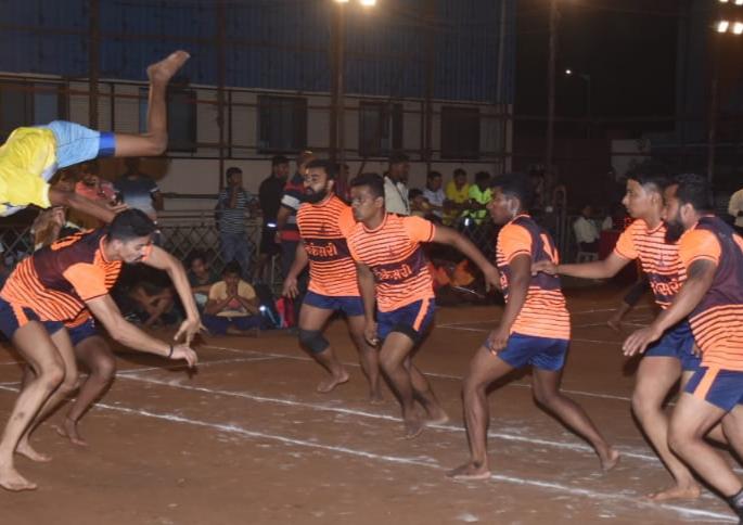 Kabaddi: Jai Bharat Seva Mandal, Shri Sai Sports mandal in the quater final | कबड्डी : जय भारत सेवा मंडळ, श्री साई क्रीडा मंडळ उप-उपांत्य फेरीत Kabaddi: Jai Bharat Seva Mandal, Shri Sai Sports mandal in the quater final | कबड्डी : जय भारत सेवा मंडळ, श्री साई क्रीडा मंडळ उप-उपांत्य फेरीत