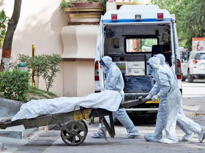 Death pneumonia, however, was cremated by the city council as a precautionary measure | मृत्यू निमोनियाने मात्र खबरदारीचा उपाय म्हणून नगरपरिषदेने केले अंत्यसंस्कार Death pneumonia, however, was cremated by the city council as a precautionary measure | मृत्यू निमोनियाने मात्र खबरदारीचा उपाय म्हणून नगरपरिषदेने केले अंत्यसंस्कार