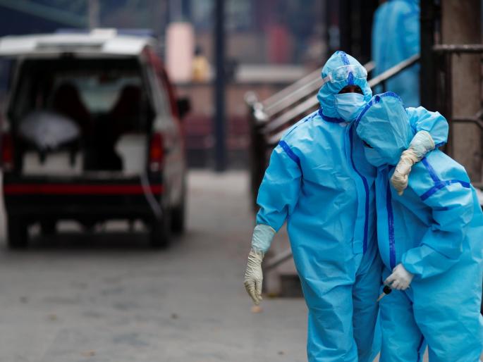 Due to the corona, the contract gram sevak's deposit got stuck in ZP's coffers | कोरोना साथीमुळे कंत्राटी ग्रामसेवकांची अनामत झेडपीच्याच तिजोरीत अडकली Due to the corona, the contract gram sevak's deposit got stuck in ZP's coffers | कोरोना साथीमुळे कंत्राटी ग्रामसेवकांची अनामत झेडपीच्याच तिजोरीत अडकली