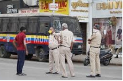 Breaking; 1 Foot Road, Kumtha Naka, Indiranagar, Gential Chowk Banana Seal | Breaking; ७० फूट रोड, कुमठा नाका, इंदिरानगर , गेंटयाल चौक केला सील