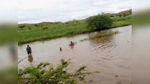 Two girls who died for laundry | कपडे धुण्यासाठी गेलेल्या दोन मुलींचा बंधाऱ्यात पडून मृत्यू Two girls who died for laundry | कपडे धुण्यासाठी गेलेल्या दोन मुलींचा बंधाऱ्यात पडून मृत्यू