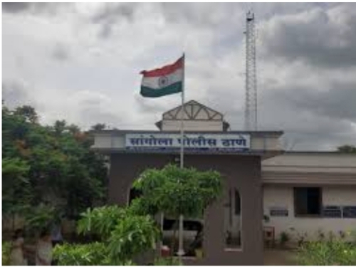 Shocking; Murder of one for mobile reasons; Incident at Sangola Market Committee premises | धक्कादायक; मोबाईलच्या कारणावरून एकाचा खून; सांगोला बाजार समिती आवारातील घटना