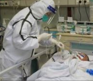 Positive husband at home after treatment; Negative wife, but sick ...! | पॉझीटिव्ह पती उपचारानंतर घरी; निगेटिव्ह पत्नी मात्र आजारीच...! Positive husband at home after treatment; Negative wife, but sick ...! | पॉझीटिव्ह पती उपचारानंतर घरी; निगेटिव्ह पत्नी मात्र आजारीच...!