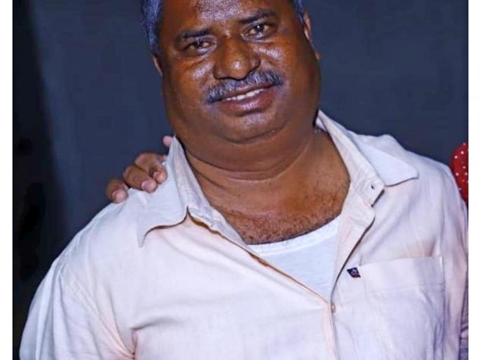Police father dies without seeing daughter's wedding; Corona's first victim in Pandharpur police force | मुलीचं लग्न न बघताच पोलिस वडिलांचा मृत्यू; पंढरपूर पोलिस दलात कोरोनाचा पहिला बळी Police father dies without seeing daughter's wedding; Corona's first victim in Pandharpur police force | मुलीचं लग्न न बघताच पोलिस वडिलांचा मृत्यू; पंढरपूर पोलिस दलात कोरोनाचा पहिला बळी