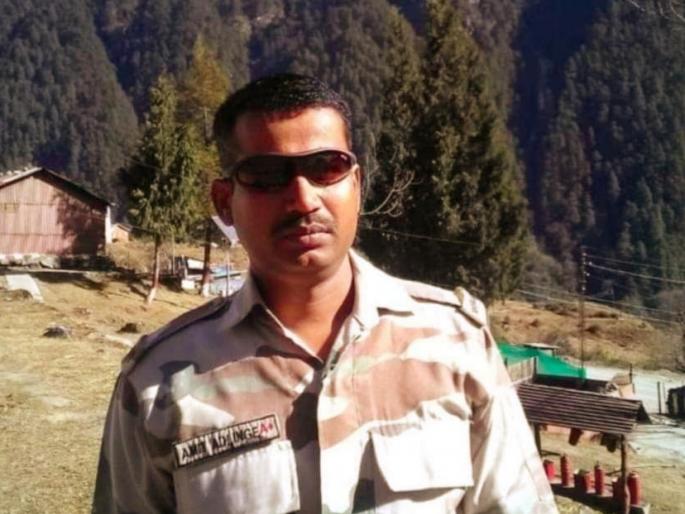 Sangola soldier killed by Corona in Sikkim while on duty on Indo-China border | धक्कादायक; भारत- चीन सीमेवर कर्तव्यावर असताना सांगोल्यातील जवानाचा कोरोनाने मृत्यू Sangola soldier killed by Corona in Sikkim while on duty on Indo-China border | धक्कादायक; भारत- चीन सीमेवर कर्तव्यावर असताना सांगोल्यातील जवानाचा कोरोनाने मृत्यू