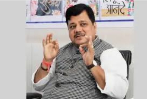 Nitin Raut should resign from the ministry and sit as an inspector to check the bill | नितीन राऊत यांनी मंत्रिपदाचा राजीनामा देऊन बिल तपासणीसाठी इन्स्पेक्टर म्हणून बसावे Nitin Raut should resign from the ministry and sit as an inspector to check the bill | नितीन राऊत यांनी मंत्रिपदाचा राजीनामा देऊन बिल तपासणीसाठी इन्स्पेक्टर म्हणून बसावे