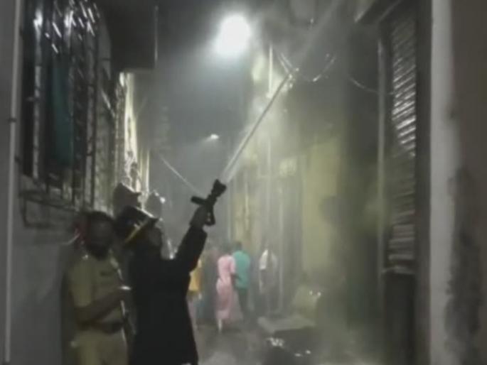 Fire at Bhiwandi pot warehouse | भिवंडीत भांड्याच्या गोदामाला आग Fire at Bhiwandi pot warehouse | भिवंडीत भांड्याच्या गोदामाला आग