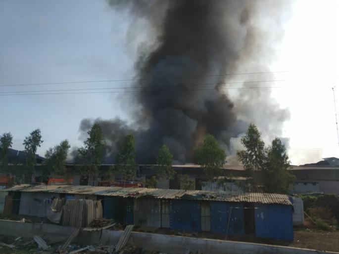 Fire at Reliance Retail Warehouse near nagpur | नागपूरजवळील निमजी गावात रिलायन्स रिटेल गोदामाला भीषण आग Fire at Reliance Retail Warehouse near nagpur | नागपूरजवळील निमजी गावात रिलायन्स रिटेल गोदामाला भीषण आग