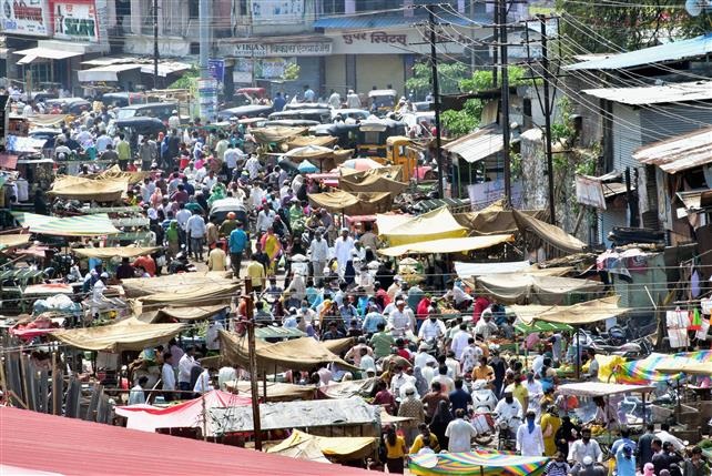 The decision of lockdown will be made weekly according to the degree of corona positivity | कोरोना पॉझिटिव्हिटीच्या प्रमाणानुसार आठवड्याला ठरणार लॉकडाऊनचा निर्णय The decision of lockdown will be made weekly according to the degree of corona positivity | कोरोना पॉझिटिव्हिटीच्या प्रमाणानुसार आठवड्याला ठरणार लॉकडाऊनचा निर्णय