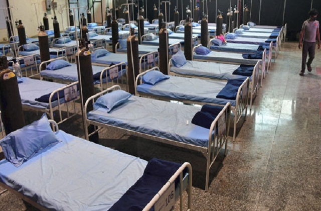 The possibility of a third wave after August! Pune district administration ready; Planning of 81 thousand beds | ऑगस्टनंतर तिसऱ्या लाटेची शक्यता! पुणे जिल्हा प्रशासन सज्ज; तब्बल ८१ हजार खाटांचे नियोजन