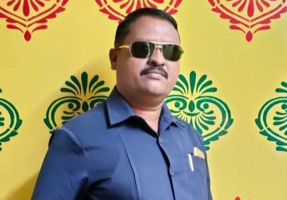 Bapare ... An employee of the Solapur Collectorate died due to corona | बापरे...कोरोनामुळे सोलापूर जिल्हाधिकारी कार्यालयातील कर्मचाऱ्याचा मृत्यू