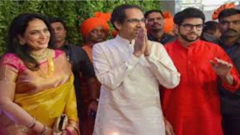 Big news; Only the Thackeray family in the Vitthal temple; No one has access to Mahapuja | मोठी बातमी; विठ्ठल मंदिरात फक्त ठाकरे फॅमिलीच; महापूजेला कोणालाही नाही प्रवेश Big news; Only the Thackeray family in the Vitthal temple; No one has access to Mahapuja | मोठी बातमी; विठ्ठल मंदिरात फक्त ठाकरे फॅमिलीच; महापूजेला कोणालाही नाही प्रवेश