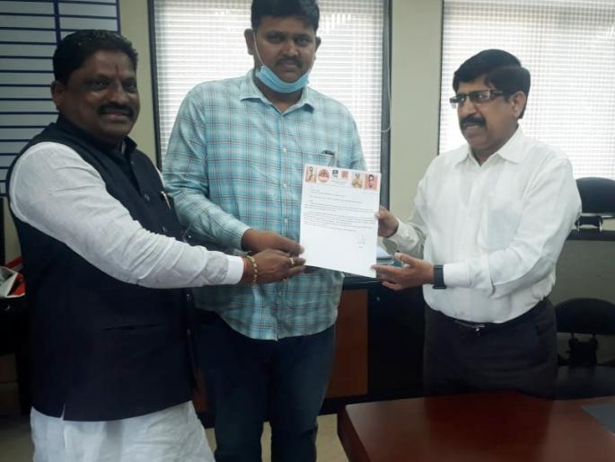 Don’t give mills licenses to factories without paying last year’s farmers bill; Shiv Sena's demand | गेल्या वर्षीचे शेतकऱ्यांचे बिल दिल्याशिवाय कारखान्यांना गाळप परवाना देऊ नका; शिवसेनेची मागणी